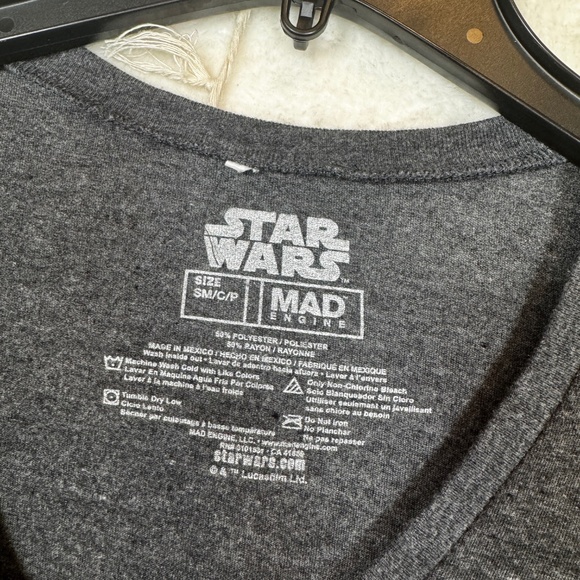Star Wars T-Shirt Womens Size Small Gray Graphic V-Neck Mad Engine Dark Side - Picture 2 of 5